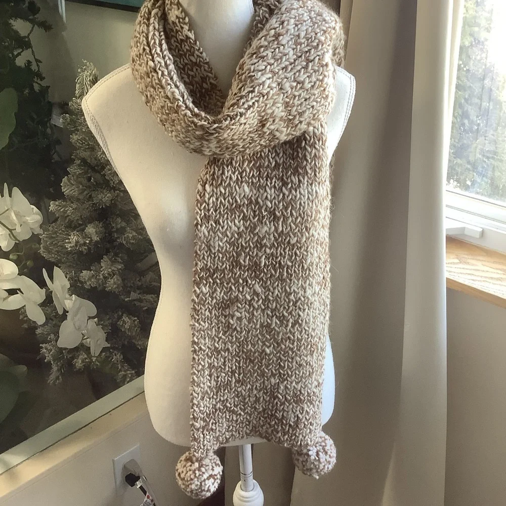 New Awamaki Peruvian Handmade Alpaca Wool Knit Scarf with Pom- Poms